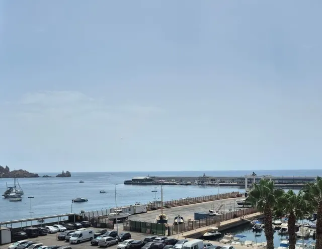 Piso en 1ª línea del mar, en el Corazón de Águilas, ¡Tu Nuevo Hogar a Pasos del Mar! — 4