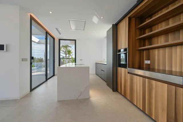 Villa 4 habitaciones 621m² en venta - playa fustera — 43