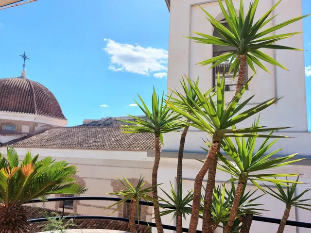 Ático con amplia terraza y garaje junto a la Plaza de España - foto 4