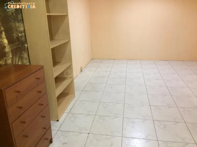 LOCAL COMERCIAL CON ALMACEN - foto 4