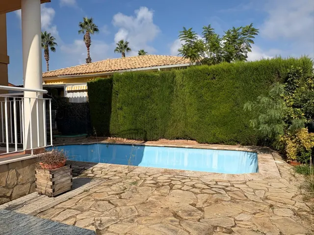 Chalet independiente en Urbanización Vall de Lliria — 23