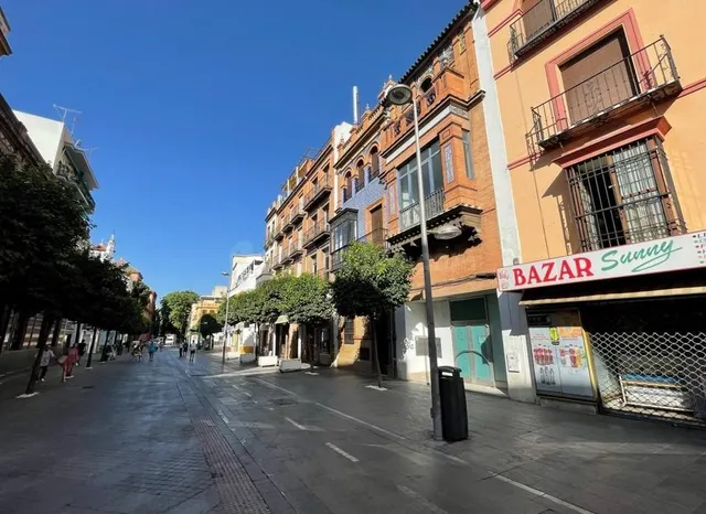EDIFICIO EN VENTA EN PLENA CALLE SAN JACINTO. — 2