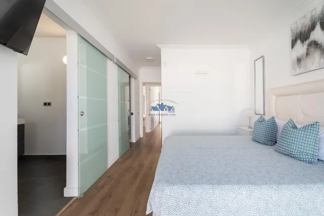 Chalet independiente en venta — 24