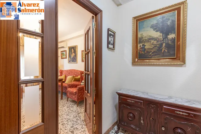Piso de 3 dormitorios en calle milán, zaidín | muy luminoso y con gran potencial — 6
