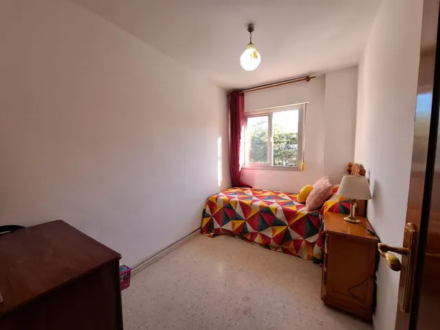 Piso de 80 m2 con ascensor en zona Rafael Alberti, Algeciras — 12