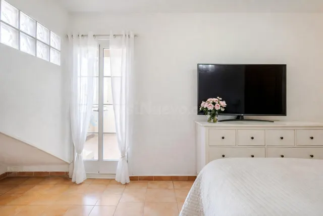 VIVE ESTEPONA DESDE LO MÁS ALTO: ESPECTACULAR ÁTICO DÚPLEX C - foto 5