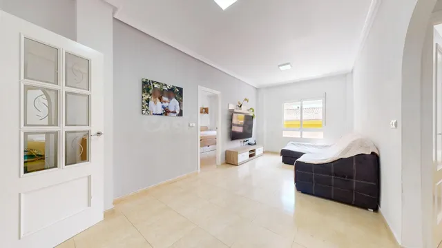 Planta baja de 3 dormitorios con piscina comunitaria y aire 