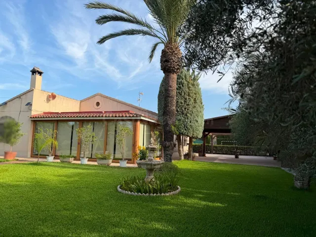 Alquiler Chalet con piscina en alquiler en Elche, zona Valverde. — 2