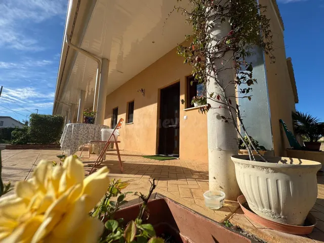 CASA ADOSADA EN COMPLEJO PRIVADO EN SANTA OLIVA-TARRAGONA