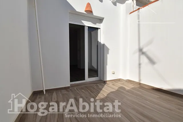 Casa reformada con terraza y garaje en el centro — 28