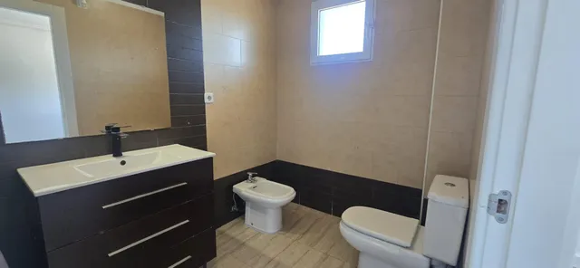 Chalet pareado con piscina privada, 4 dormitorios y amplios espacios exteriores en Nuevo San Javier — 16