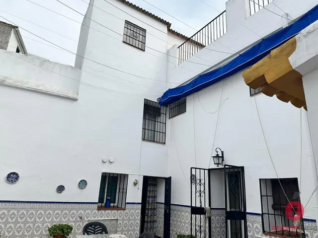 GRAN CASA JUNTO AL AYUNTAMIENTO DE ALMODÓVAR DEL RÍO - VISTAS AL CASTILLO — 5