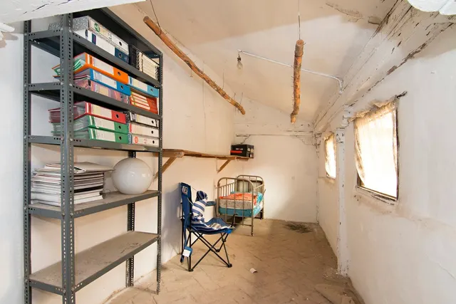 Escpecatcular Casa- Edficicio en el Centro de Baza — 46