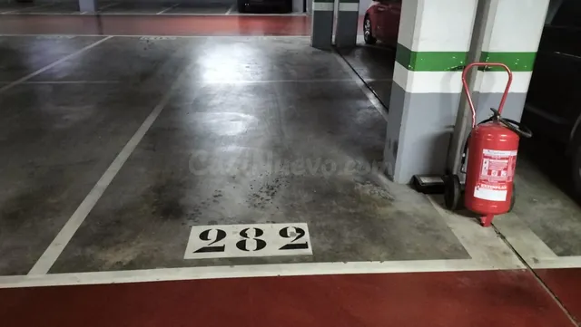 SE VENDE GARAJE EN CONCESION POR 17 AÑOS EN PARKING AVDA REY - foto 3