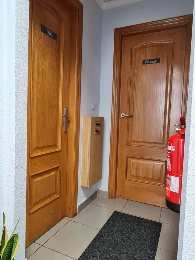 PLANTA BAJA EN ESQUINA ( AHORA ESTA COMO LOCAL, PERO SE PUEDE CAMBIAR A VIVIENDA) — 21