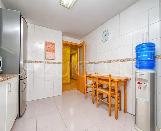 Piso en venta de 2 dormitorios y 2 baños con garaje y traste - foto 5