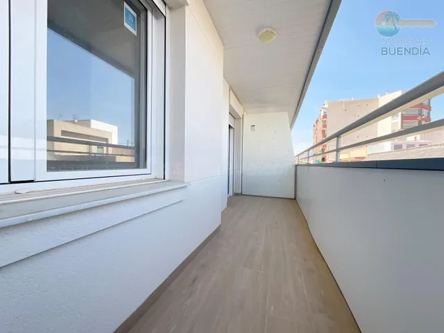 AMPLIO PISO, TOTALMENTE REFORMADO, EN EL CORAZÓN DE PUERTO D - foto 3