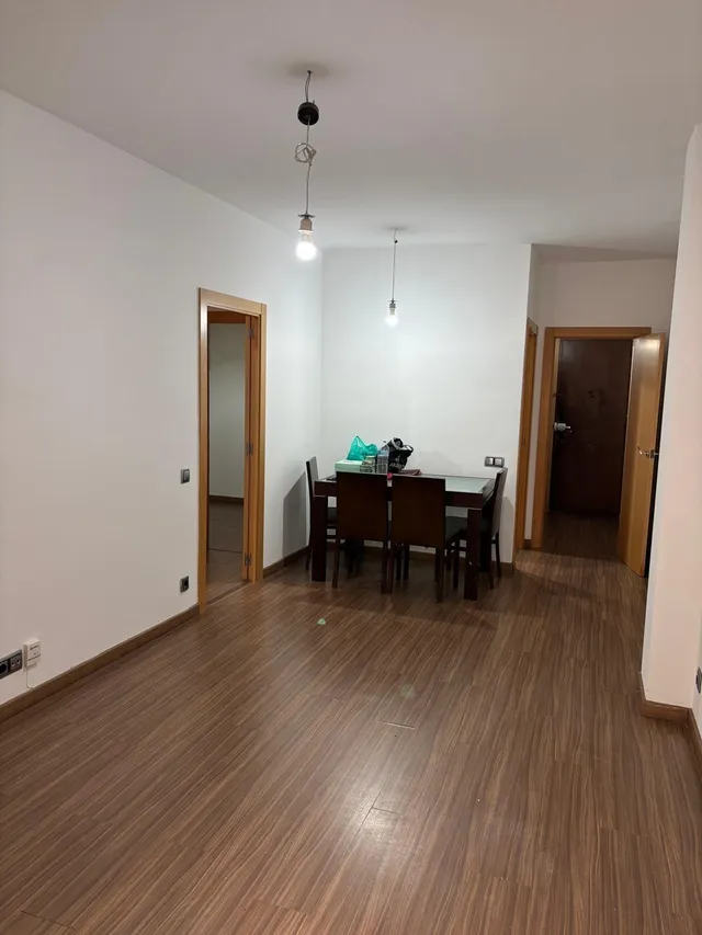 Piso Semireformado en El Raval, Barcelona por €295,000 — 8