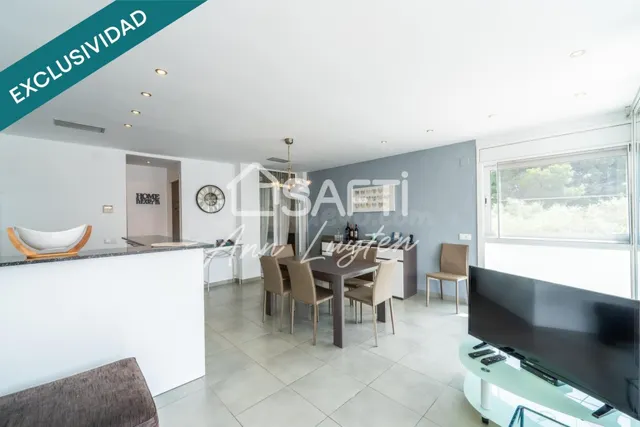 Piso renovado con garaje privado 100m playa de Roses - foto 4