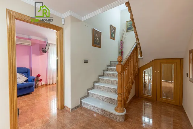 Casa independiente a 5 minutos de Granada en buen estado para entrar a vivir — 33