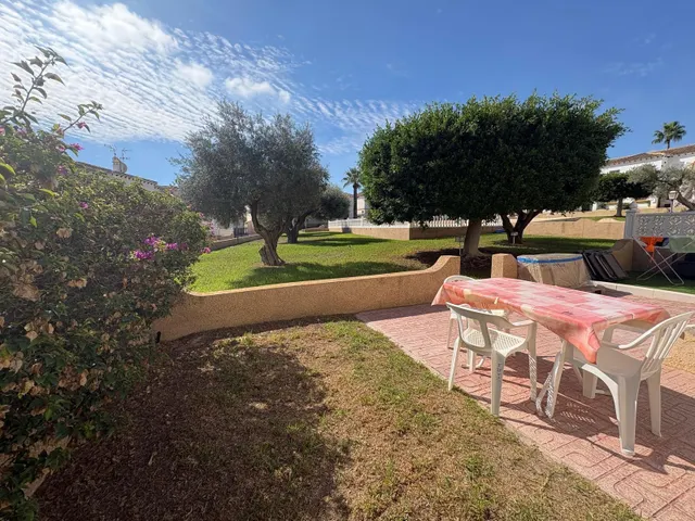 Bungalow planta baja en urb. mirador del mediterráneo con jardin esquina y piscina comunitaria — 23