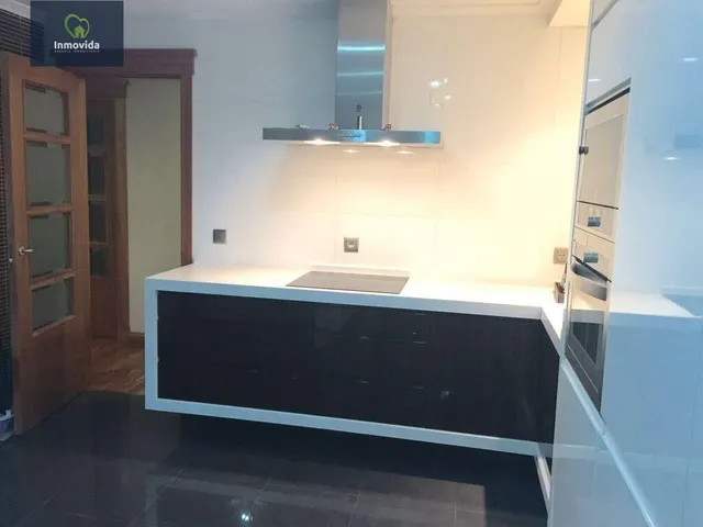 Piso de lujo en zona Centro - foto 2