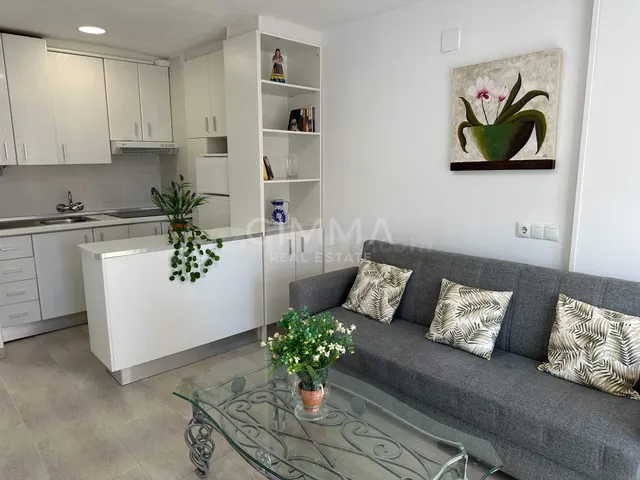 Apartamento reformado acogedor con piscina, parking y traste - foto 5