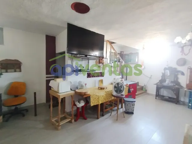 Casa vallada de 3 plantas — 24