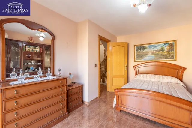 Casa independiente a 5 minutos de Granada en buen estado para entrar a vivir — 38