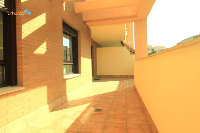 Piso con amplia terraza en Ciudad Jardín — 15