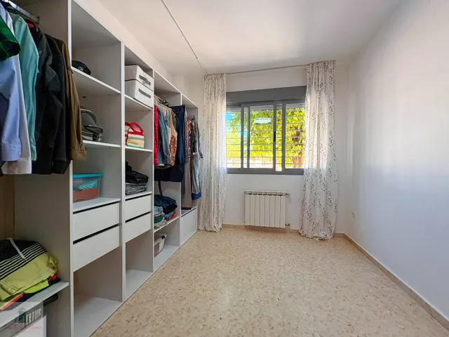 Apartamento de 2 dormitorios con patio, garaje y trastero en Ronda Sur — 23