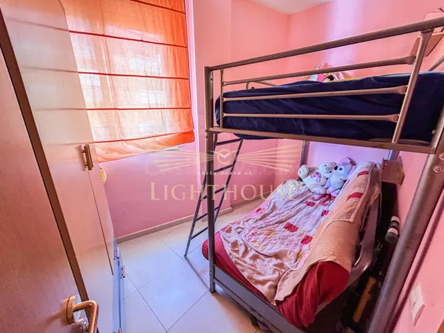 Piso exterior con balcón y piscina en tercera línea de mar,  - foto 5
