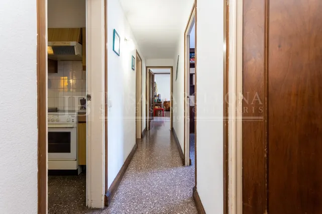PISO CON MUCHAS POSIBILIDADES EN PLAZA CATALANA — 10