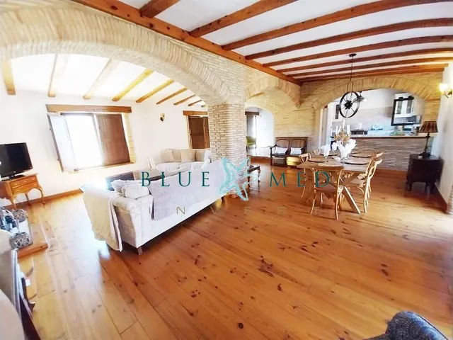 Sorprendente casa de campo con 4 dormitorios y 3 baños. — 13