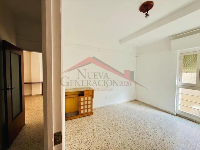 PISO AMPLIO Y LUMINOSO — 37