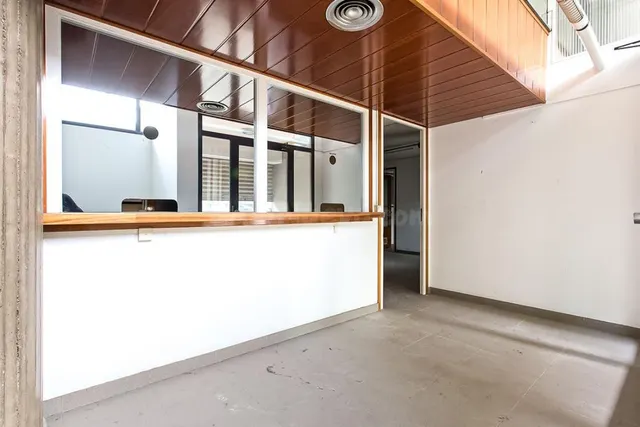Local comercial 242m² en venta - Sagrada Familia — 3
