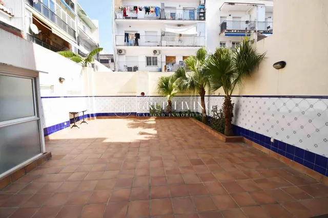 PLANTA BAJA IDEAL PARA PASAR UNAS VACACIONES EN SITGES - foto 2