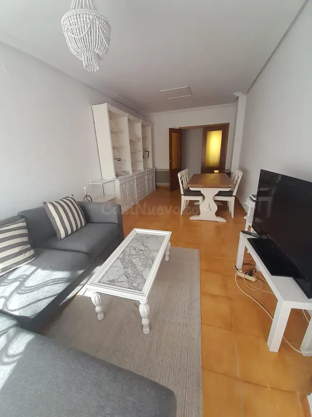 Se alquila vivienda reformada y amueblada en zona Colon - foto 4