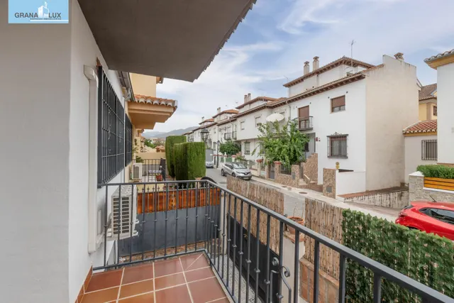 Encantadora Casa Reformada en Ogijares con Vistas y Espacios para Disfrutar — 32