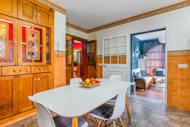 VENTA DE CHALET EN VENTA EN LAS DEHESILLAS — 36