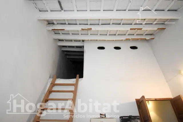 ¡Hazla a tu gusto! Gran casa para reformar con terraza y balcón, cerca del ayuntamiento — 47