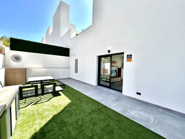 Villa 2 habitaciones 110m² en venta - Villamartin — 33