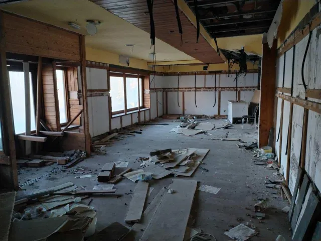Amplia Nave Industrial en Algeciras - Oportunidad Única — 9