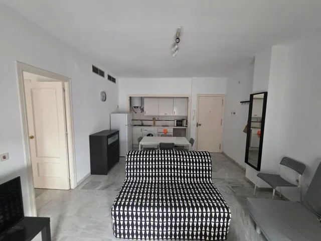 APARTAMENTO EXTERIOR CON ASCENSOR JUNTO AL PARQUE DEL PARLAMENTO — 6
