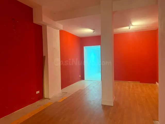 Amplio local comercial de 330 m2 en Palma | Gran visibilidad - foto 4