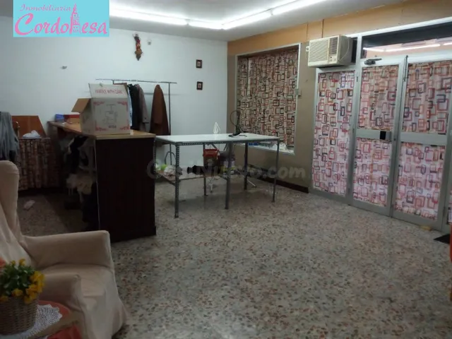Local comercial en alquiler - Colonia de la Paz