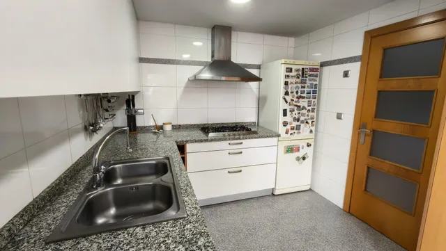 Ref- 08701 Salico presenta - AMPLIA VIVIENDA DE 4 habitaciones, 2 GARAJES Y TRASTERO EN ZONA SENSAL — 16