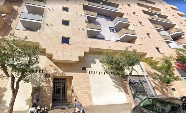 Local comercial en alquiler en planta baja con acceso por 3  - foto 2