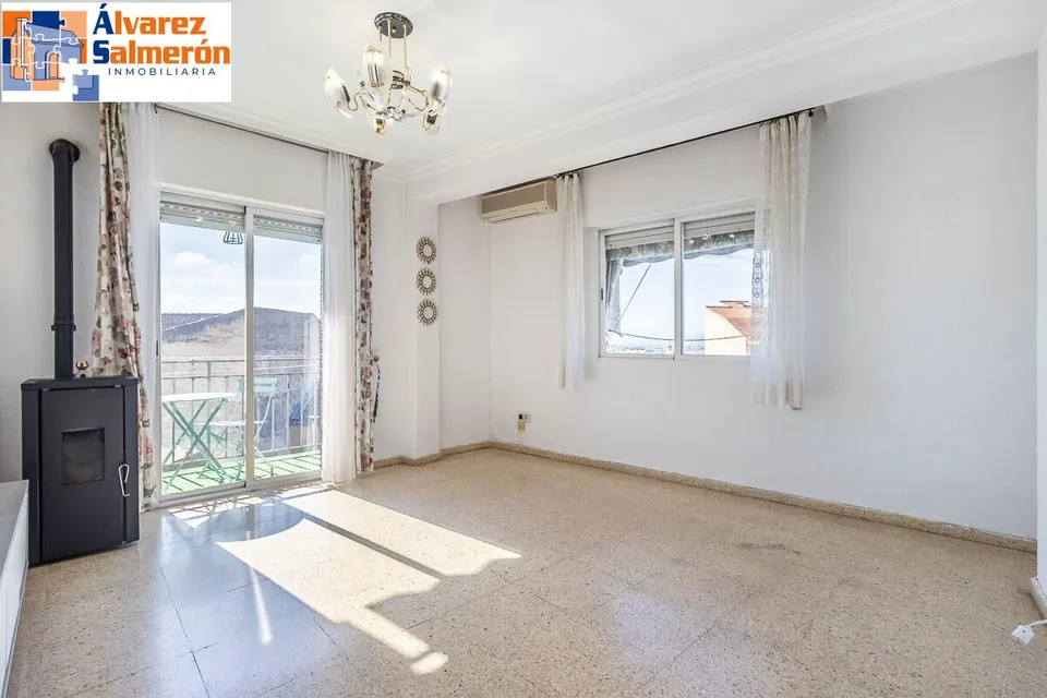Magnífico piso ideal para invertir o para vivir sin vecinos y con vistas despejadas.