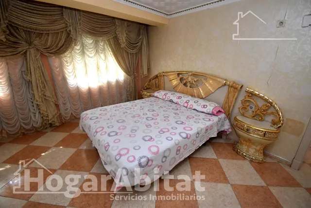 AMPLIA CASA CON GARAJE Y GRAN TERRAZA Y UNA SEGUNDA VIVIENDA — 11